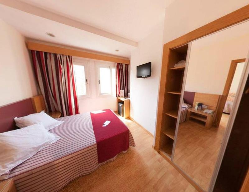 Фото Hotel Amic Colon