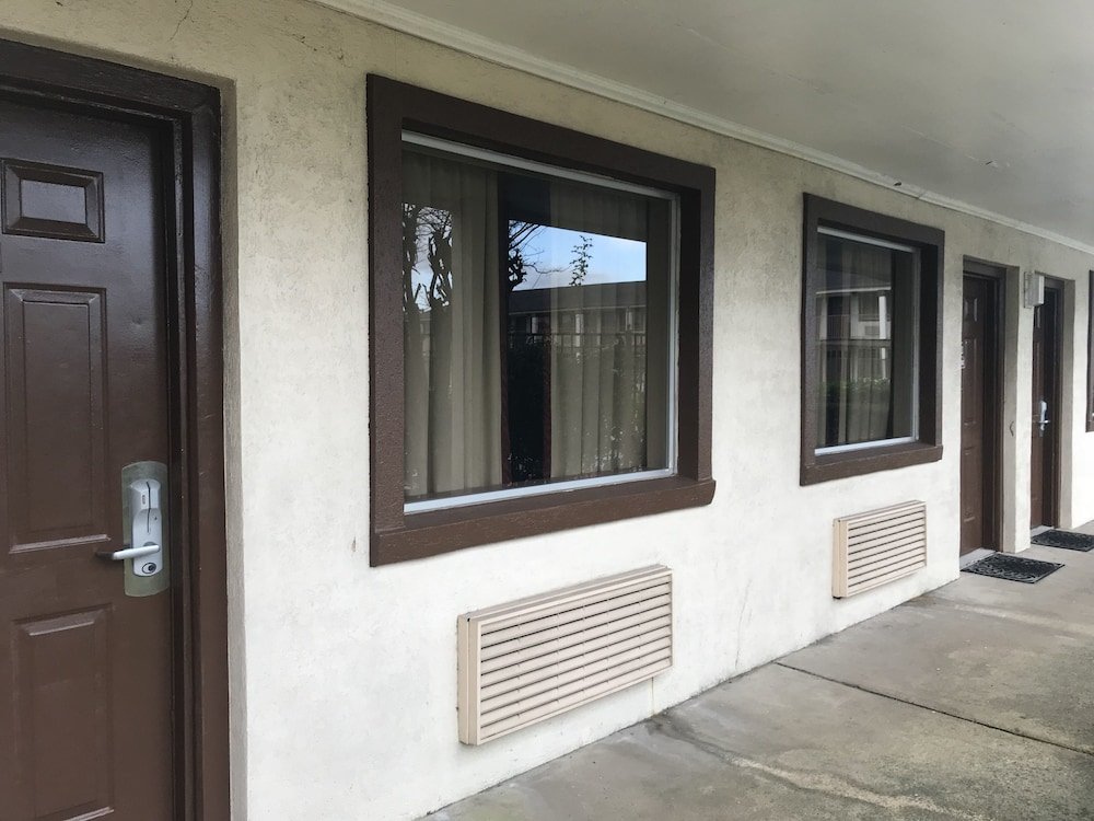 Фото Midtown Inn