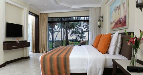 Гостиница Sarova Whitesands Beach Resort & SPA в Момбасе