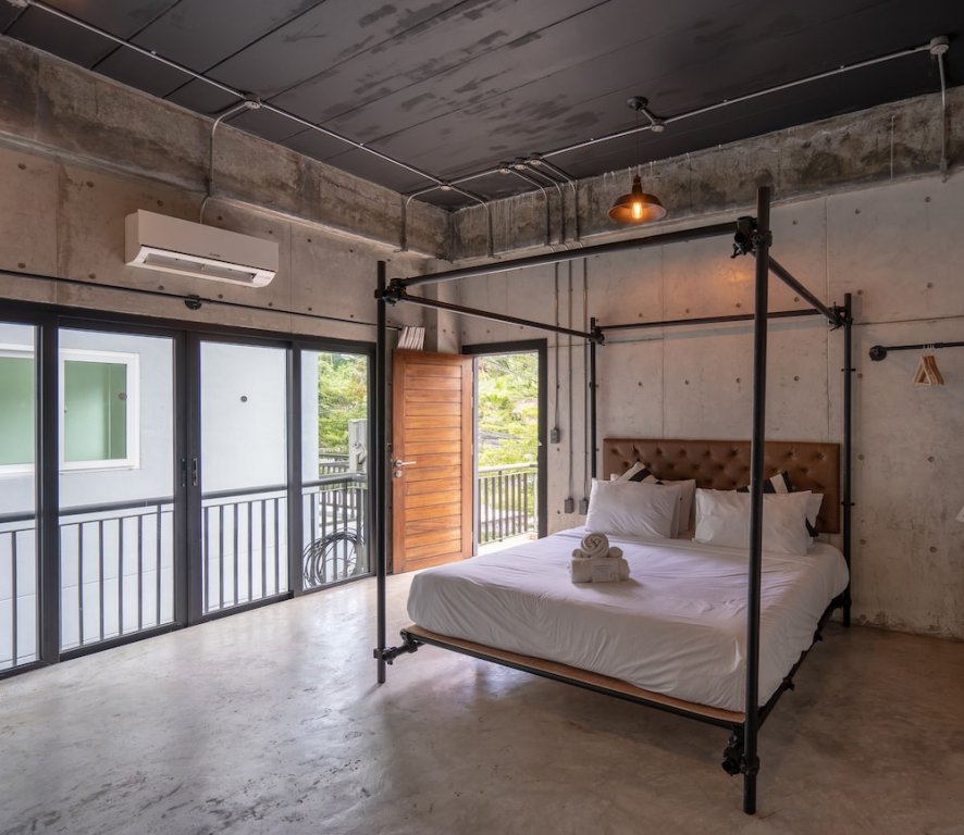 Фото La Petite France