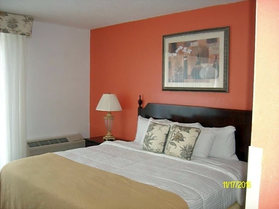 Фото Charleston Grand Hotel