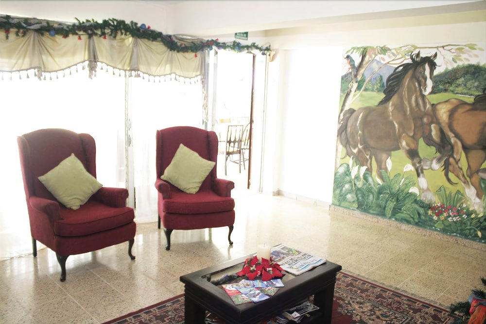 Фото отеля 1