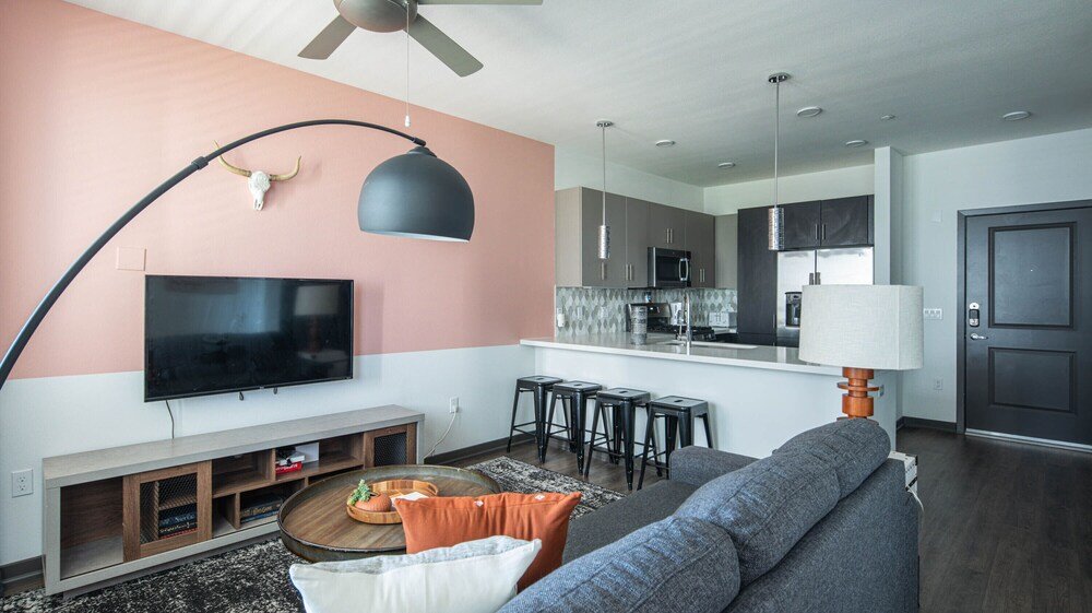 Фото Luxe Tempe Apartments by WanderJaunt