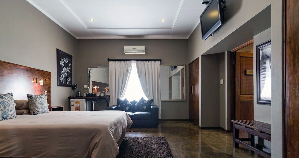 Фото About Guest Lodge