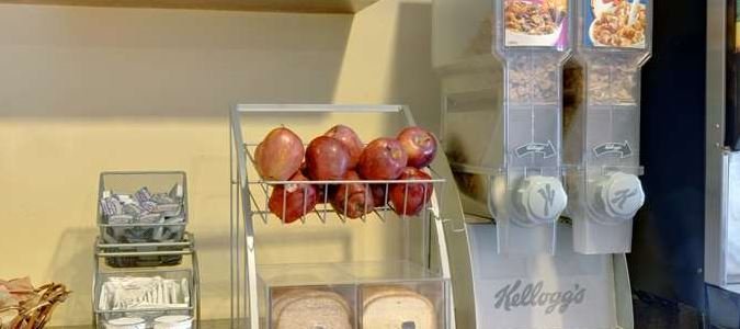 Фото Super 8 by Wyndham Louisville/Expo Center