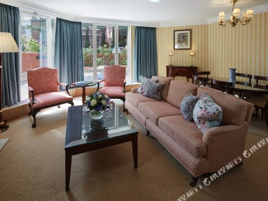 Фото Cheval Thorney Court
