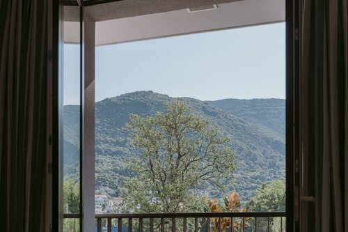 Гостиница Regent Porto Montenegro в Тивате