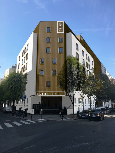 Гостиница TRIBE Paris La Défense Esplanade в Курбевуа