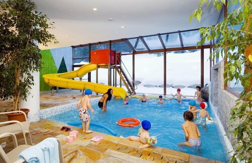 Внешний вид отеля Carlo Magno Hotel SPA Resort в Пинцоле, фото 2