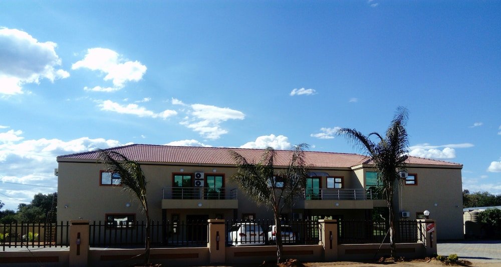 Фото Voyager Inn Hotel