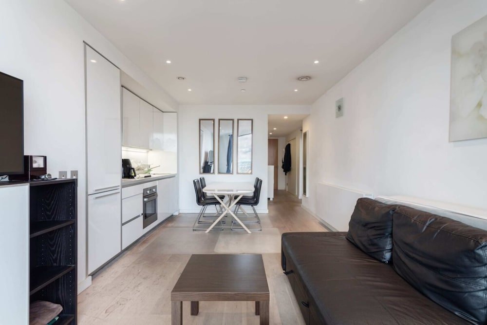 Фото Bright New 1 Bedroom Flat in Elephant and Castle