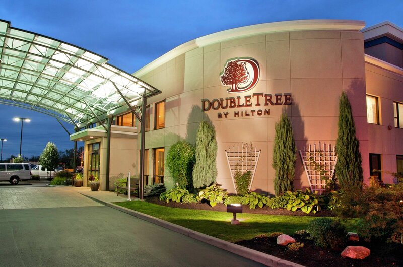 Гостиница DoubleTree by Hilton Hotel Buffalo - Amherst