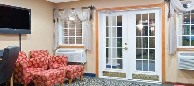 Фото Days Inn by Wyndham Brunswick Bath Area