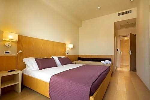 Фото Hotel Ghirlandina