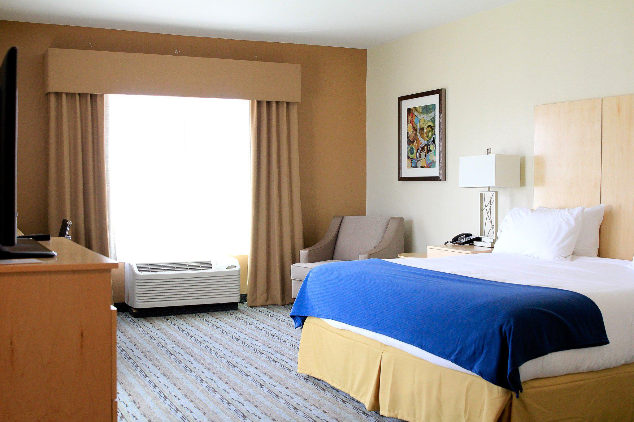 Фото Holiday Inn Express & Suites San Antonio - Brooks City Base, an Ihg Hotel