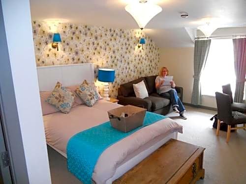 Фото The White Lion Hotel