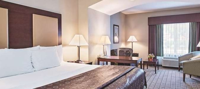 Фото La Quinta Inn & Suites by Wyndham Lancaster