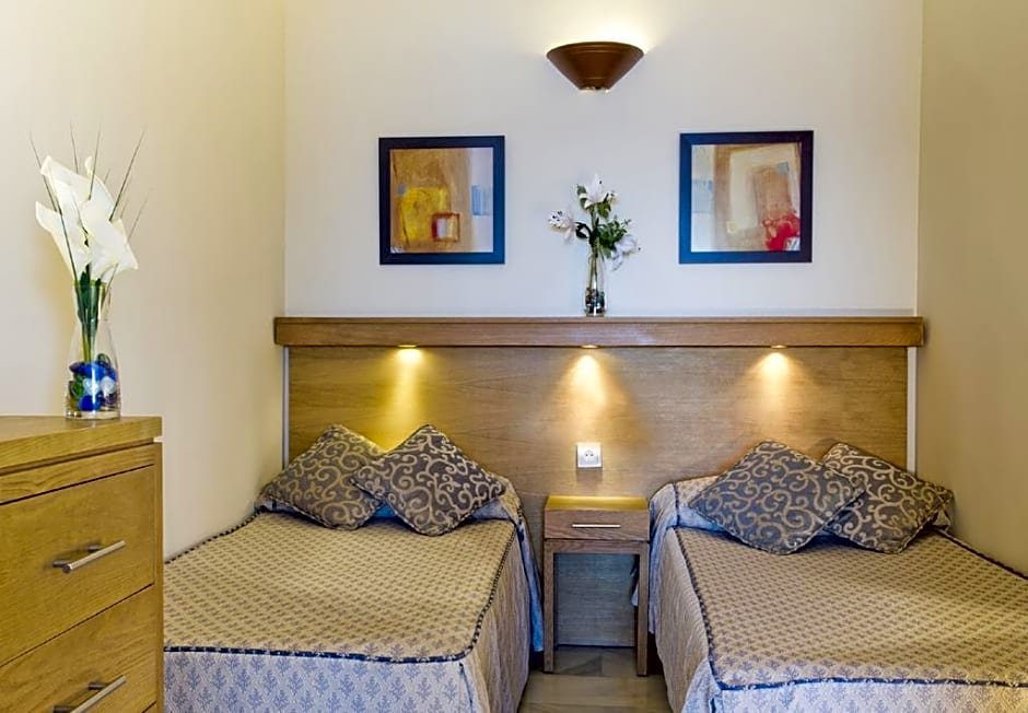 Фото Sunset Beach Club Hotel Apartments