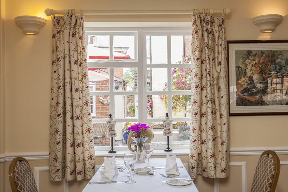 Фото The Cottage Hotel