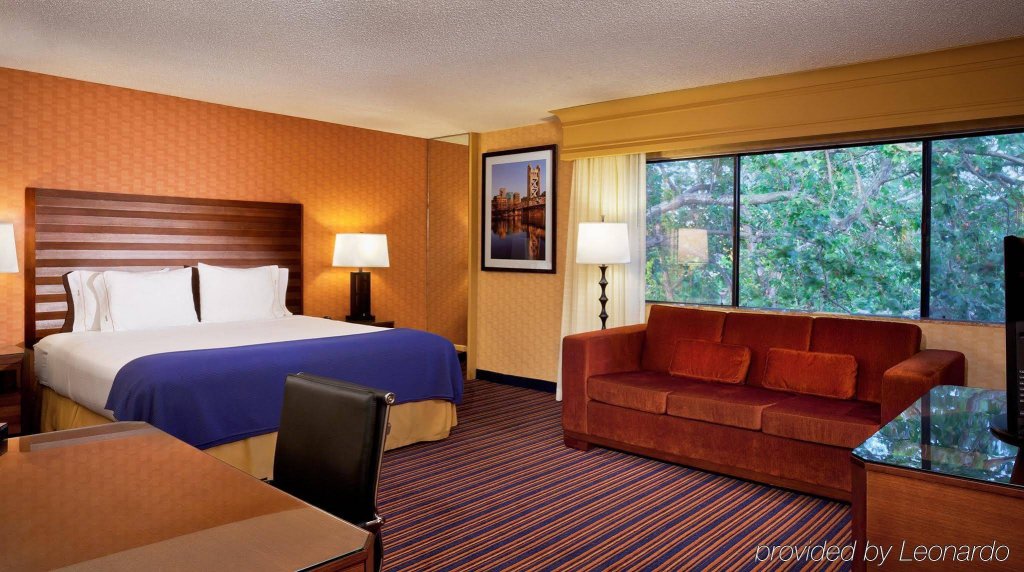 Фото Holiday Inn Express Sacramento Convention Center