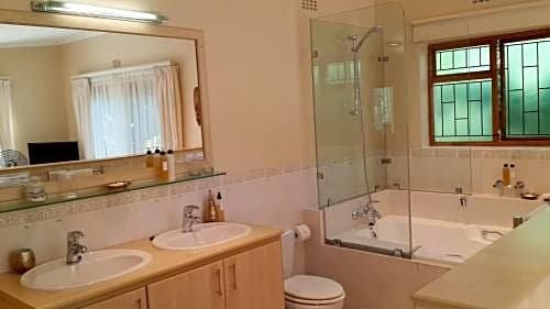 Фото Riversong Guest House