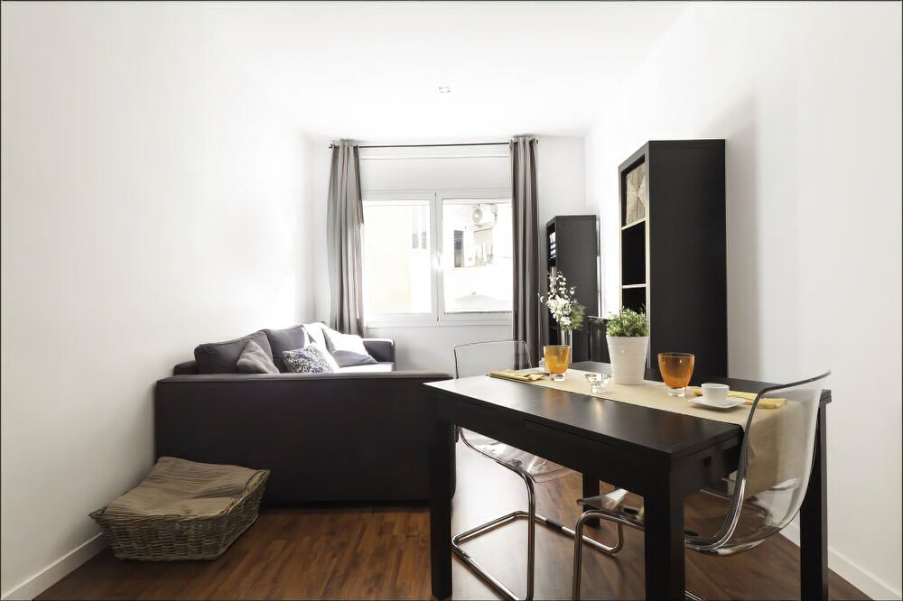 Фото Enjoybcn Gaudi Apartments