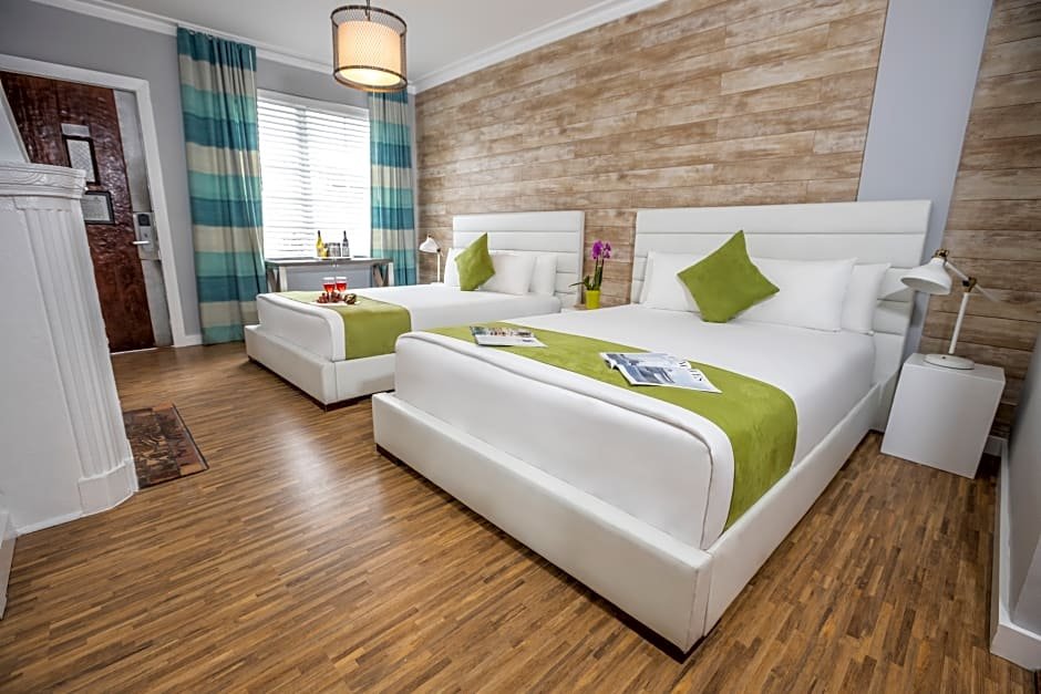 Фото Chesterfield Hotel & Suites, a South Beach Group Hotel