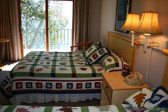 Фото The Cliff Dweller on Lake Superior