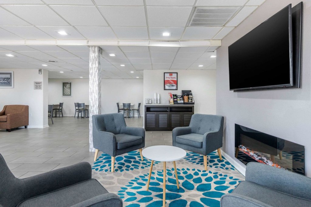 Фото Suburban Extended Stay Hotel at the University