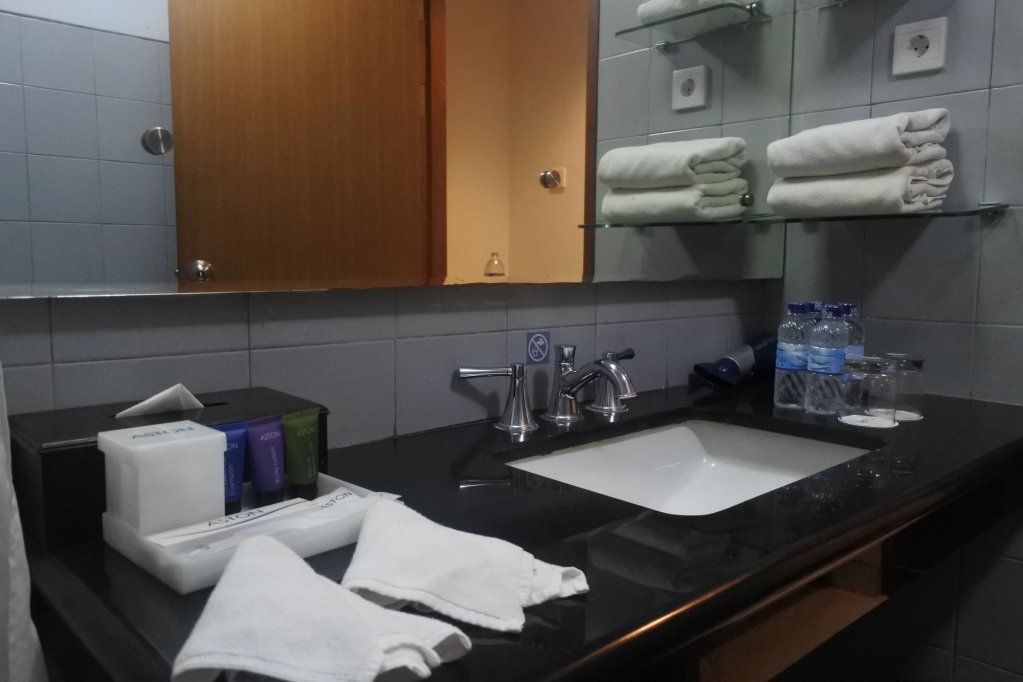 Фото Aston Ketapang City Hotel