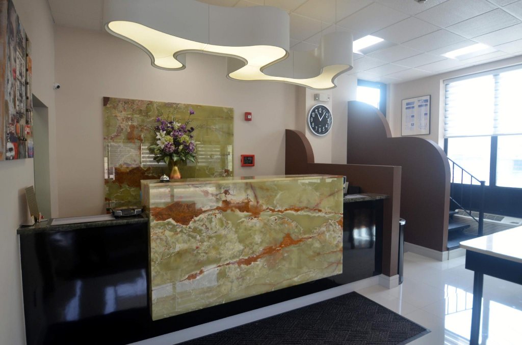 Фото Super 8 by Wyndham Meadowlands