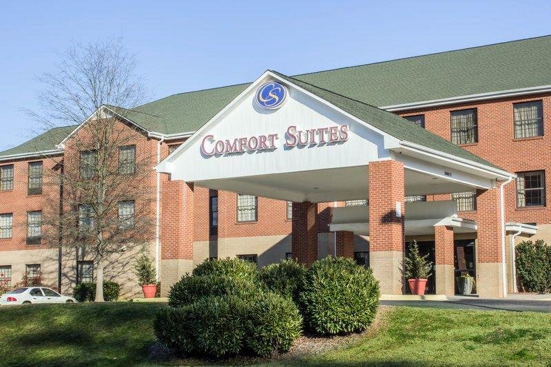 Фото Four Points by Sheraton Raleigh Arena