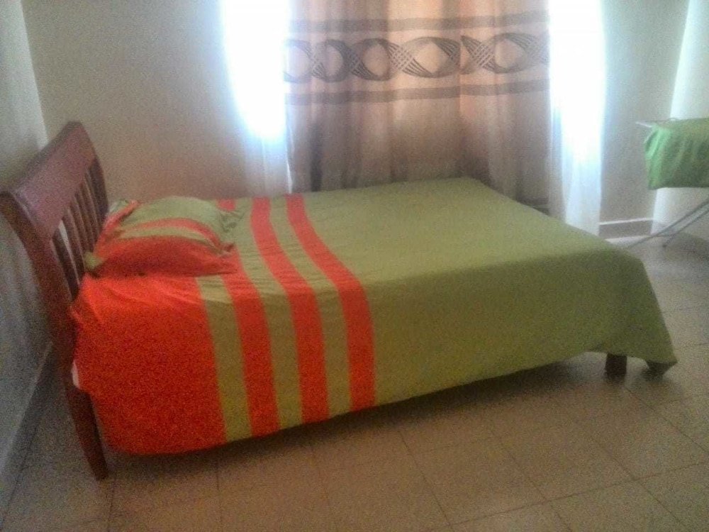 Фото Elegant Comfy 3 Bedroom Apartment