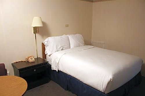 Фото Red Carpet Inn North East