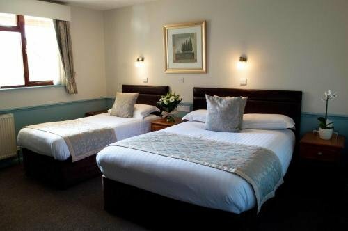 Hotel The Poplars Hotel, England, photo