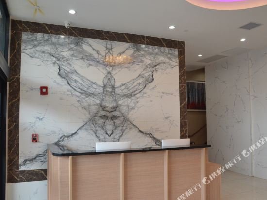 Фото Lic Plaza Hotel