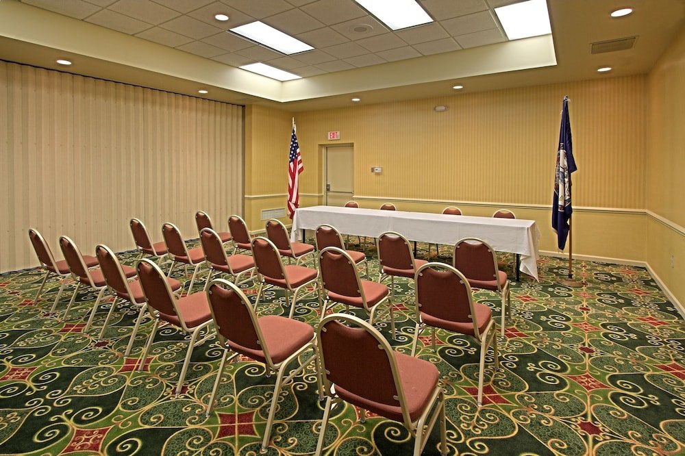 Фото Days Inn by Wyndham Blacksburg Conference Center