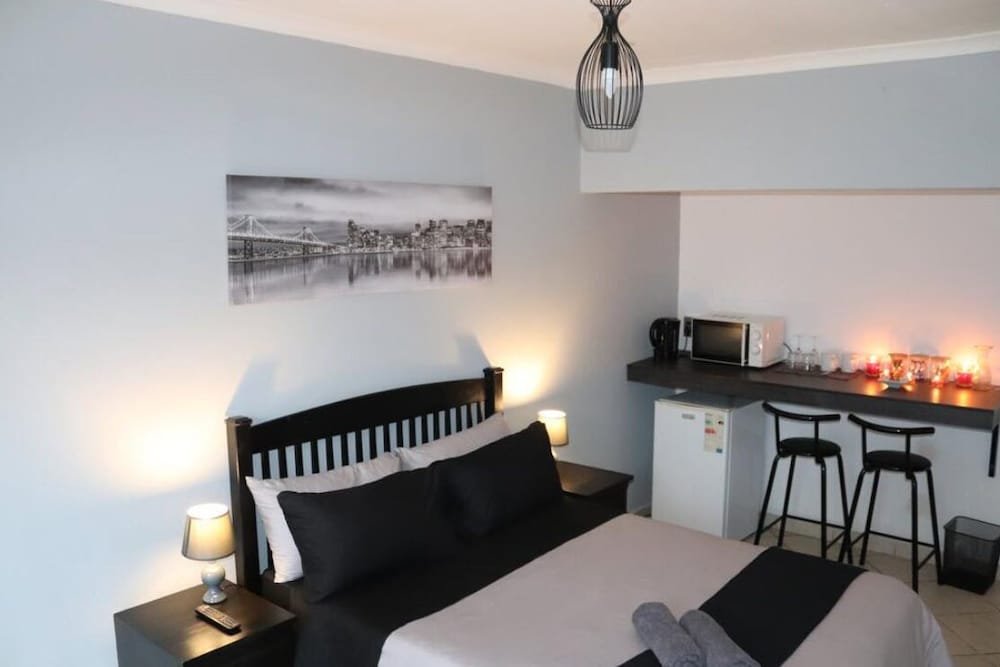 Фото Stay @ Home Airport Lodge