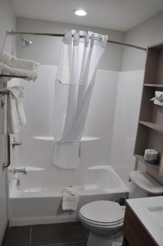 Фото Microtel Inn and Suites by Wyndham Lubbock