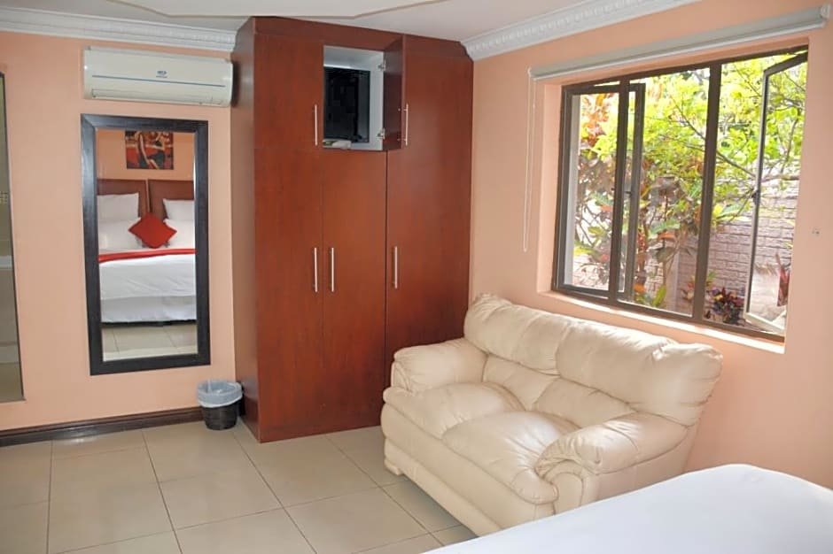 Фото отеля 2