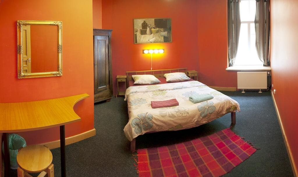 Фото отеля 2