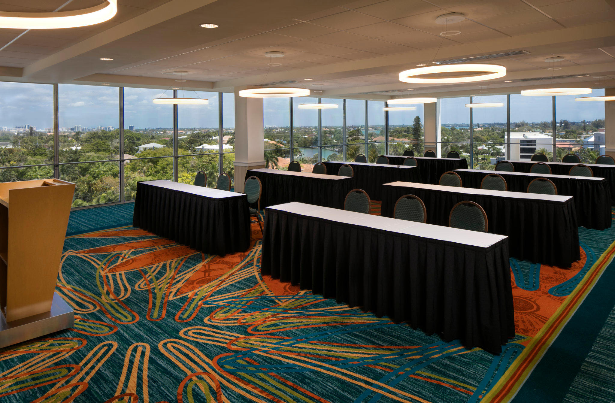 Фото Cirque St. Armands Beachside