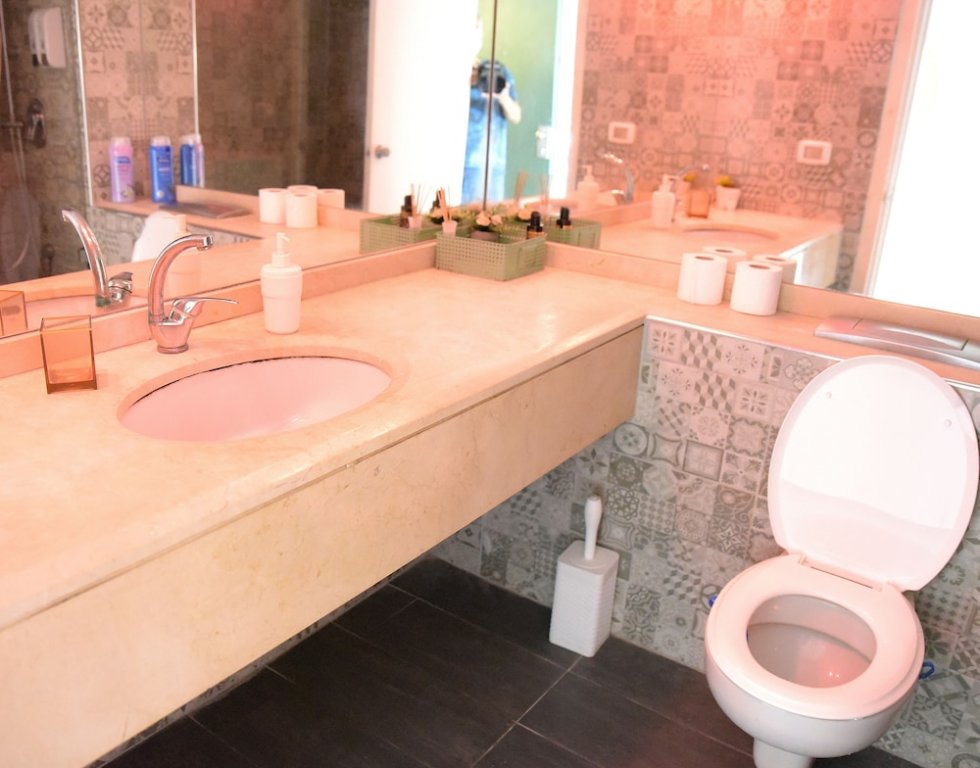 Фото Spacious Sea View Apartment