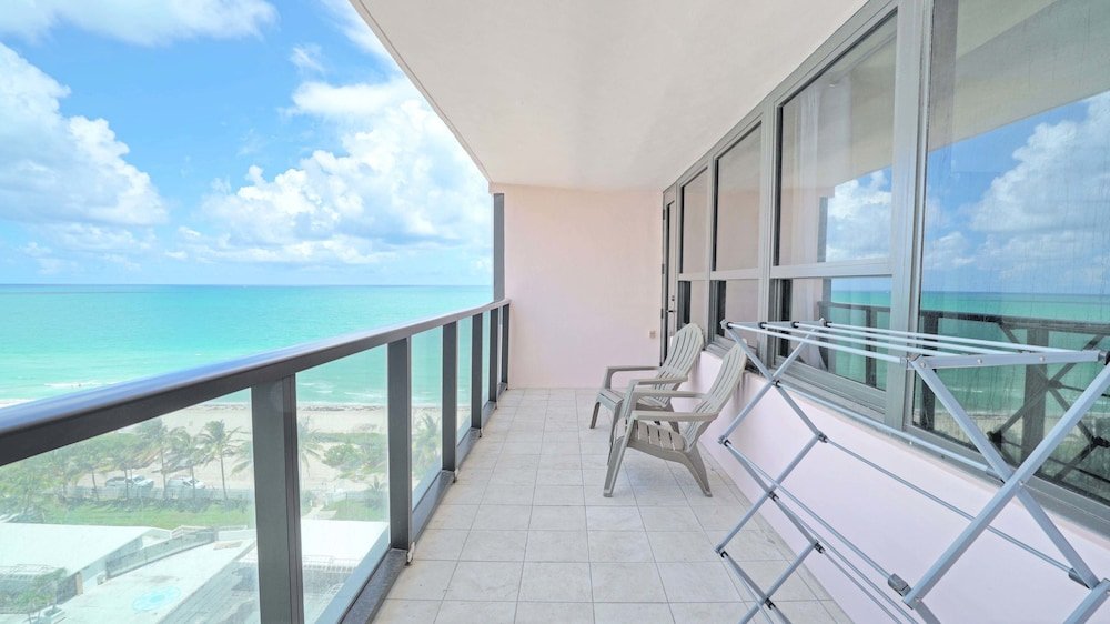 Фото Private Apartments by Vacations On Miami Beach