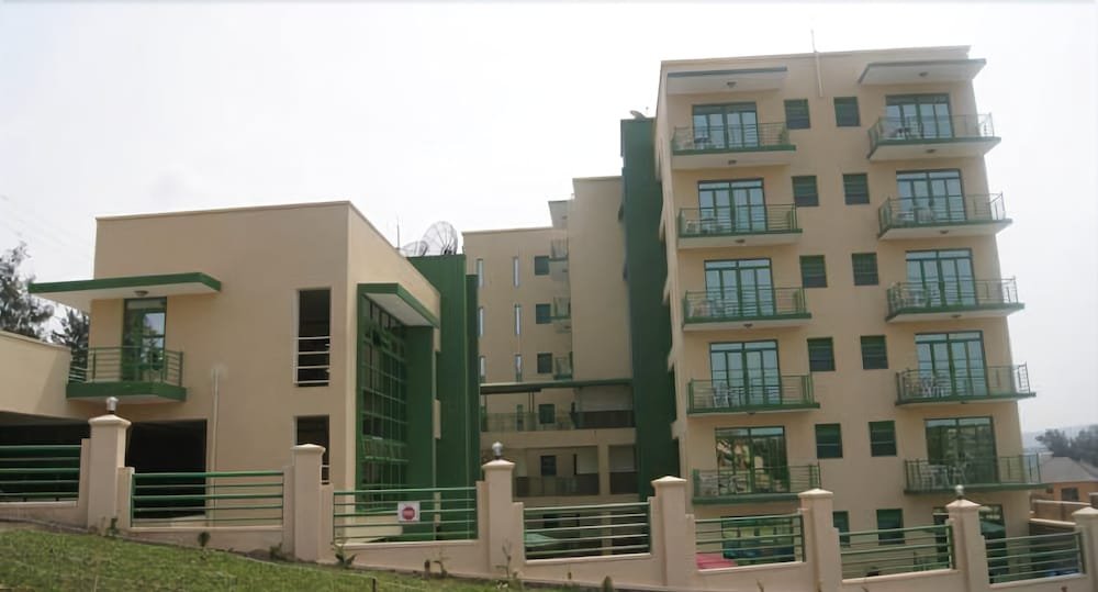 Фото Highlands Suites Hotel