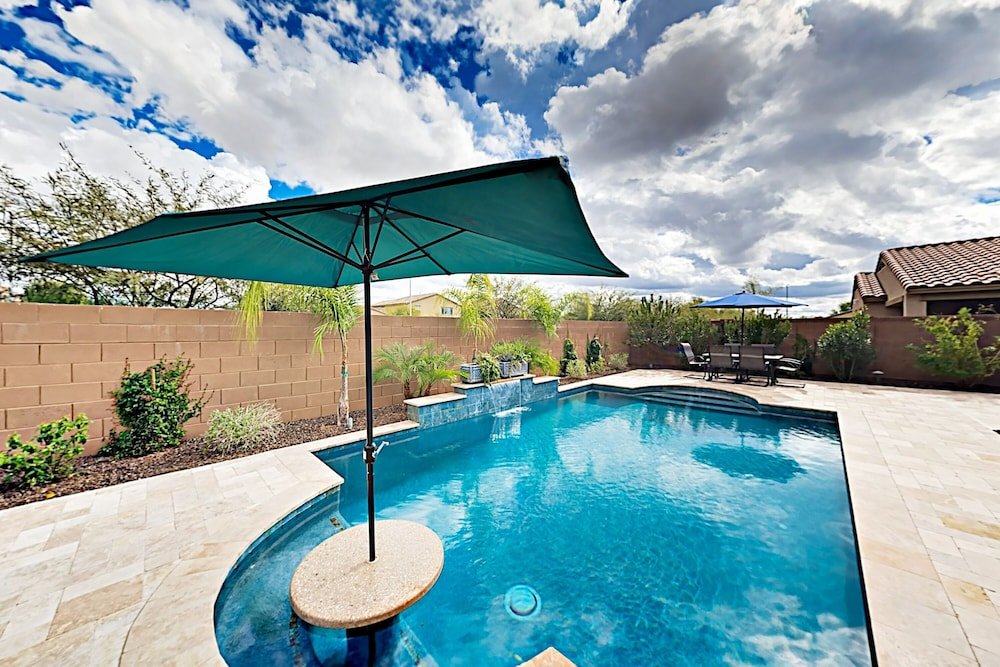 Фото 17347 № 20th Home 4 Bedrooms 2 Bathrooms Home