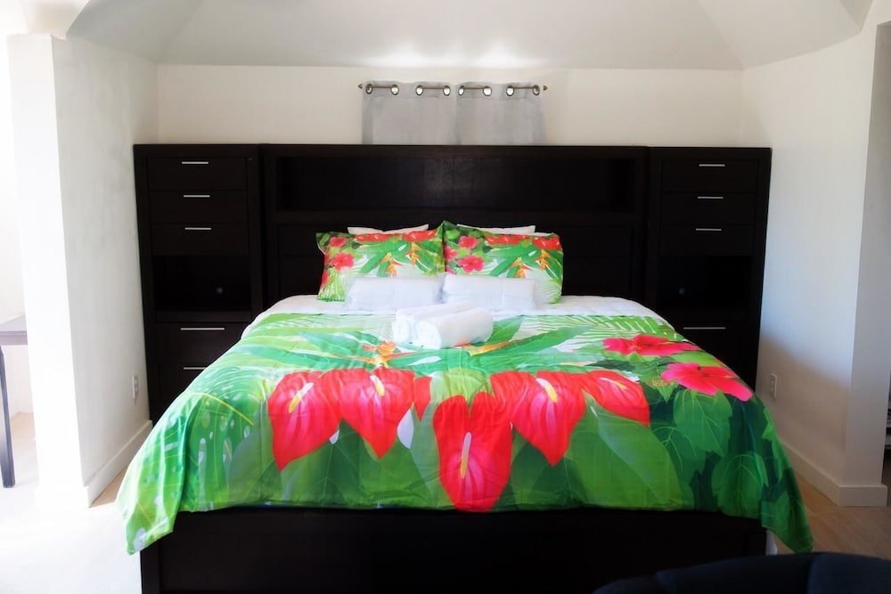 Фото Cocoplum Rest N Hideaway 1