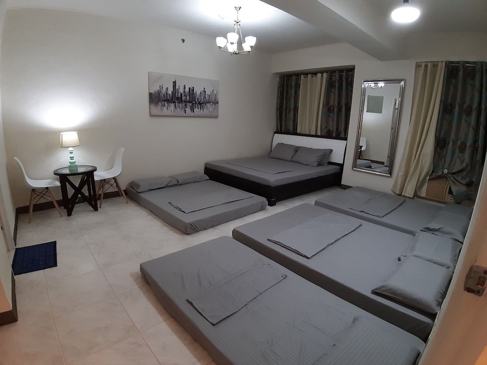 Фото Obaid's Condo in Winland Towers