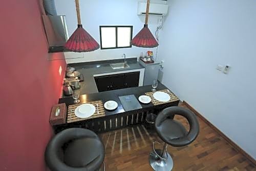 Фото Wh Hotel & Service Apartment