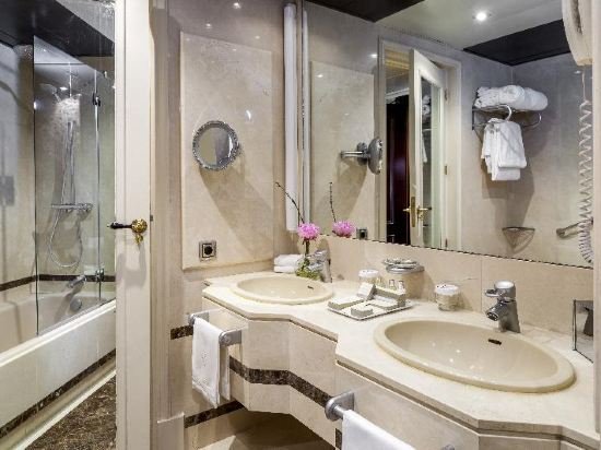 Фото Wellington Hotel & SPA Madrid